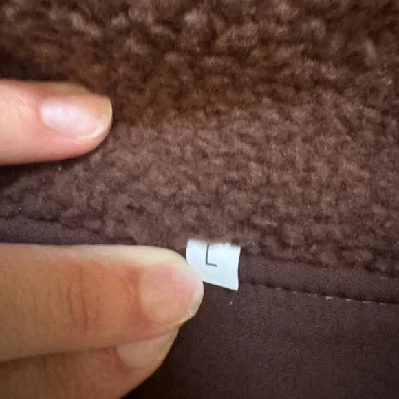 Women’s Brown Zip-Front Sherpa Fleece Vest - Picture 3 of 5